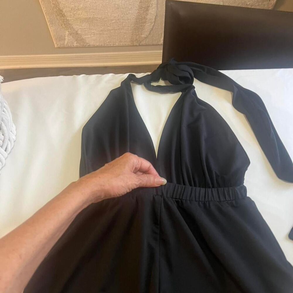 Fashion Nova Y2K Glam Black Cutout Ring Halter Jumpsuit Clubwear size L. - Picture 3 of 6